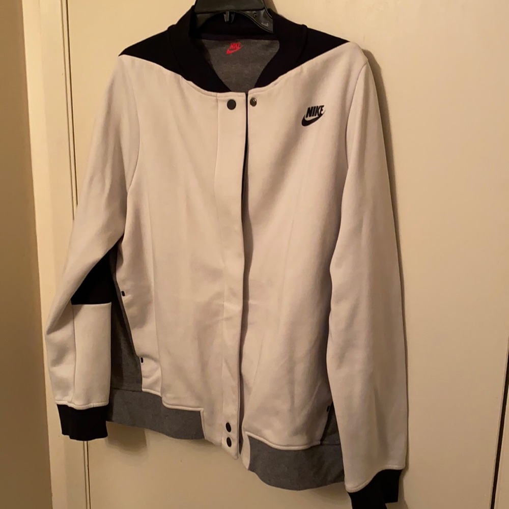 Like new Nike lightweight colourblock athletic jacket